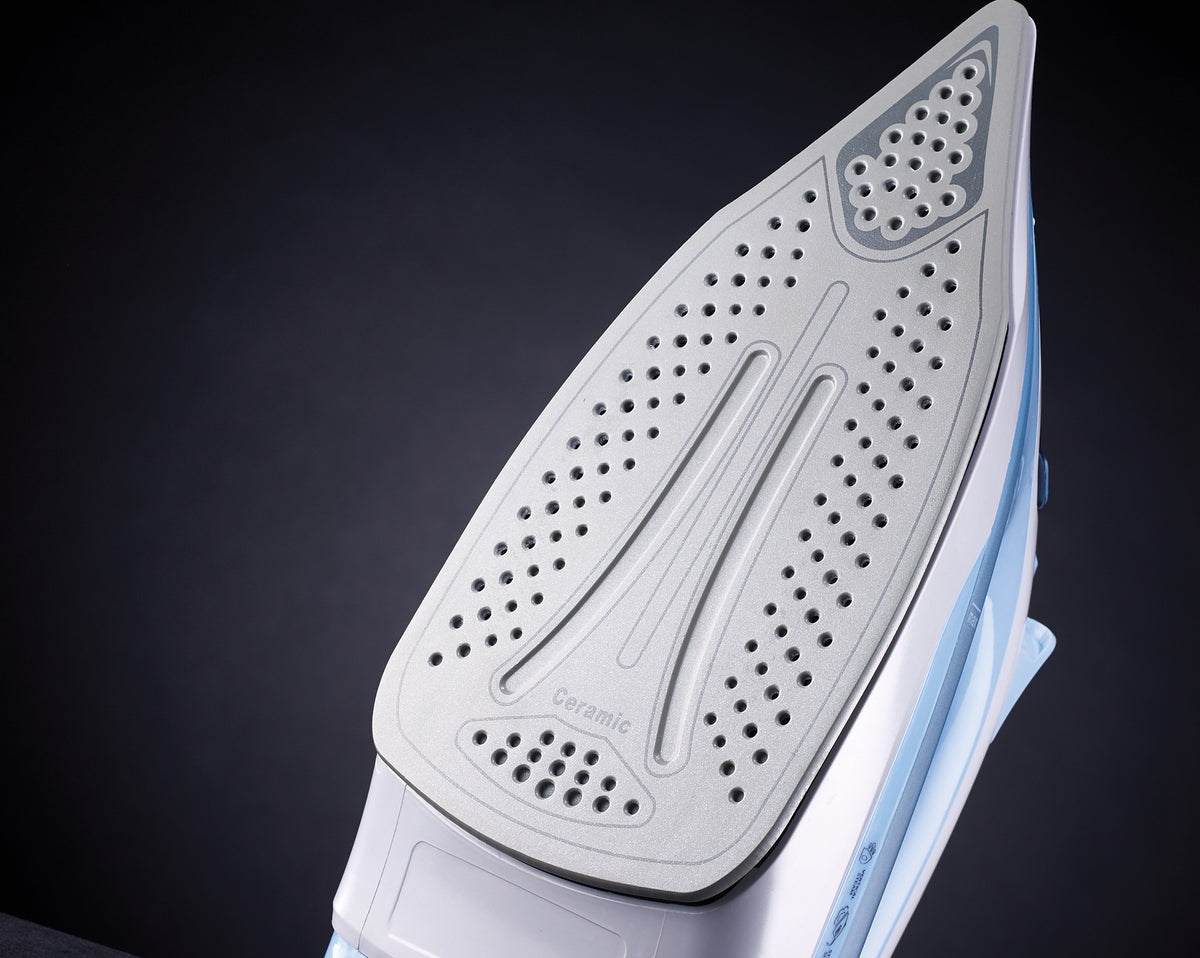 Russell Hobbs Easy-Glide Steam Spray Iron 2400W